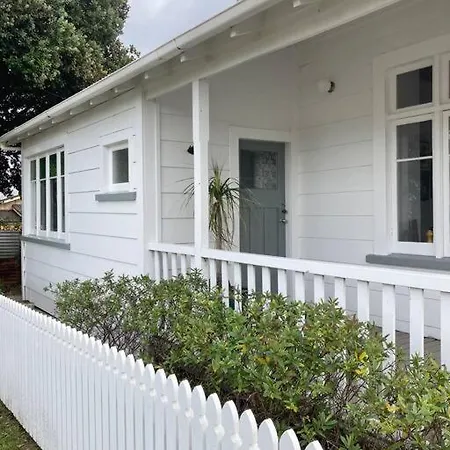 Artshack At The Beach Whanganui Exterior photo
